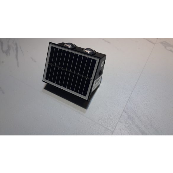 Napelemes falmosó lámpa, 2 + 2 led, RGB