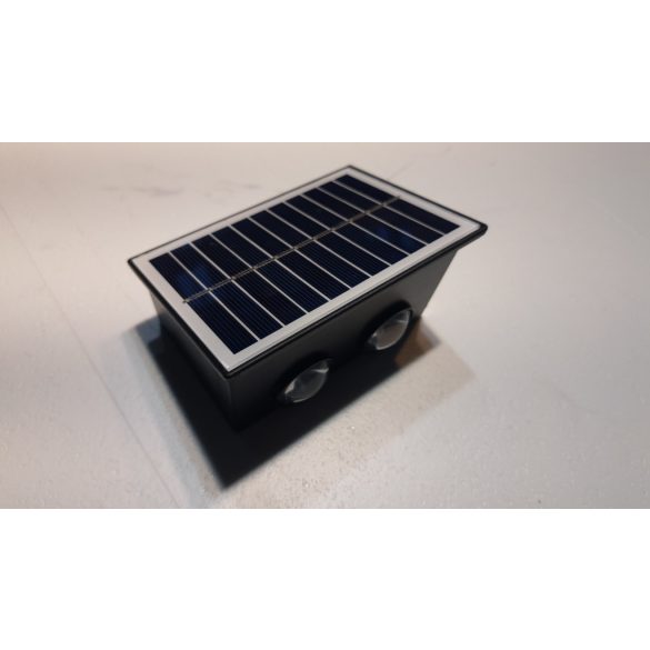 Napelemes falmosó lámpa, 2 + 2 led, 3000K