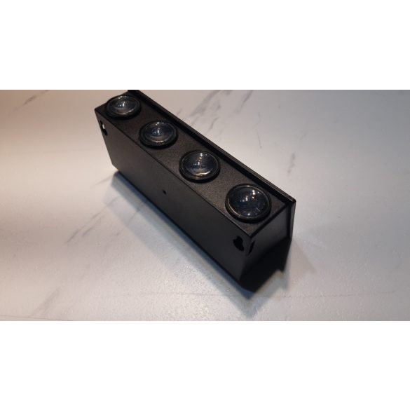 Napelemes falmosó lámpa, 4 + 4 led, RGB